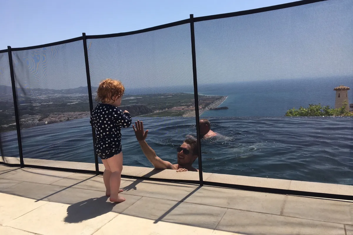 child-friendly-swimming-pools-with-mobile-fence.jpg child-friendly-swimming-pools-with-mobile-fence.jpg